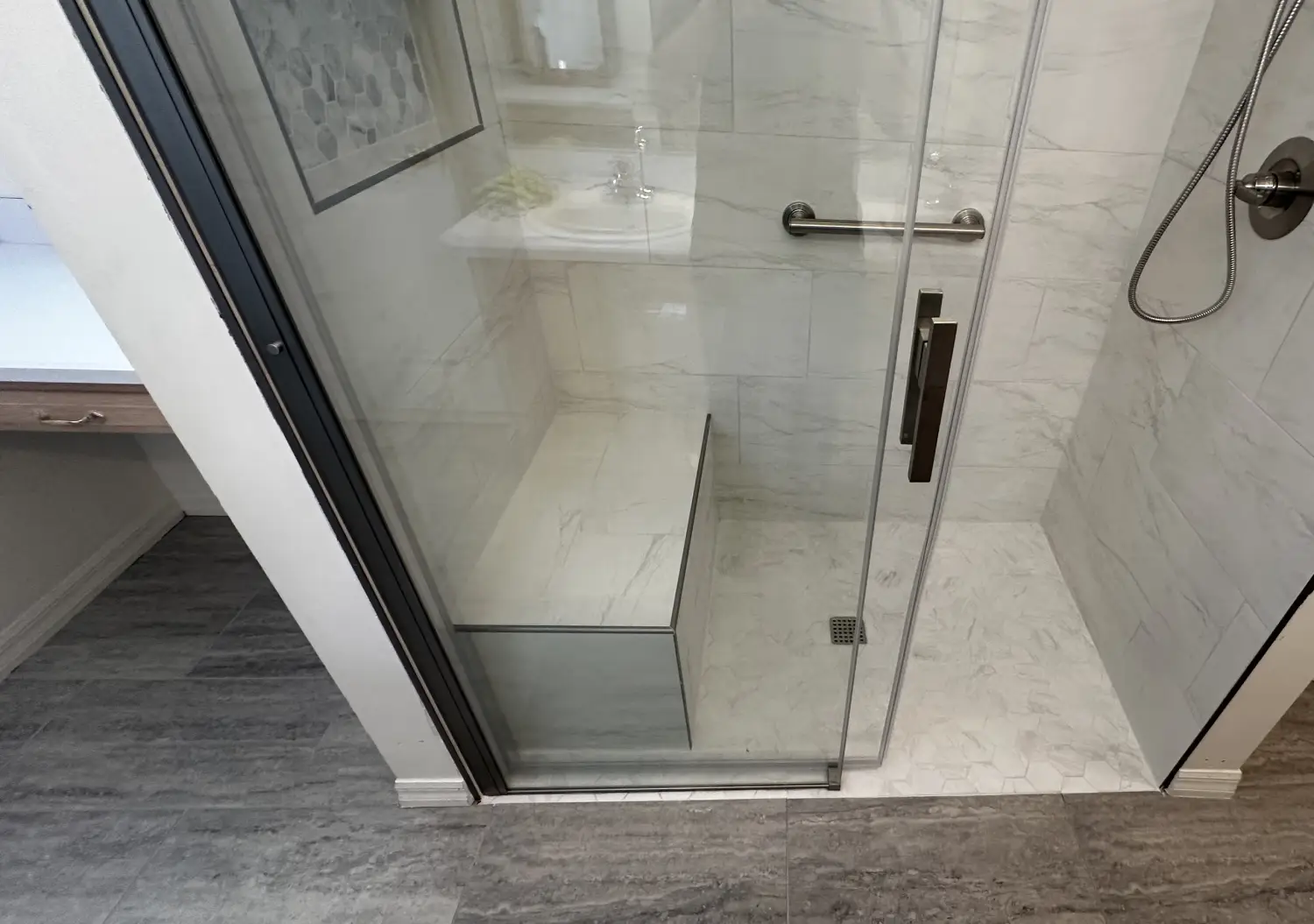 Glass door Image